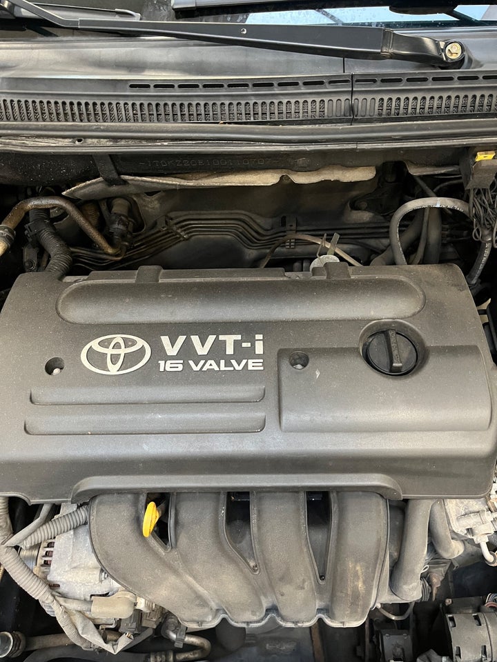 Toyota Corolla 1,6 Luna 5d
