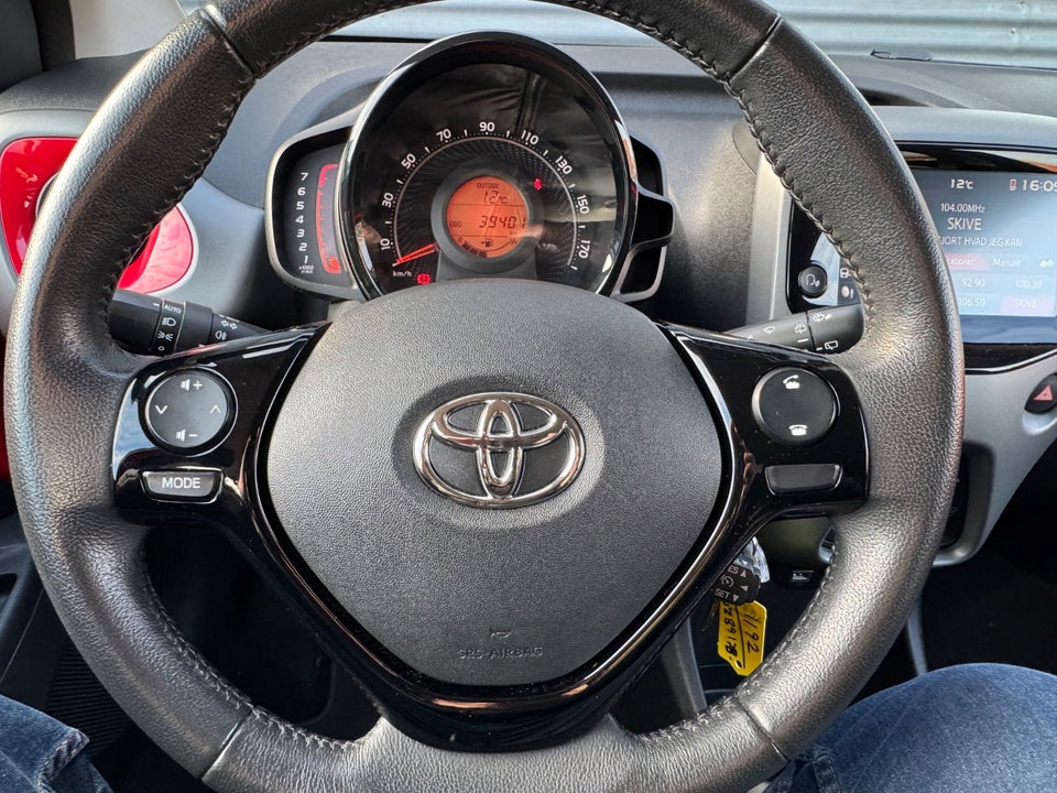 Toyota Aygo 1,0 VVT-i x-press 5d