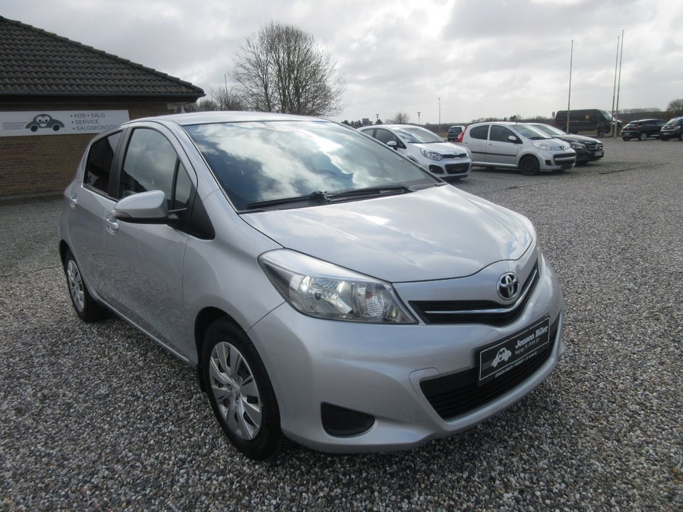 Toyota Yaris 1,0 VVT-i T2 Touch 5d