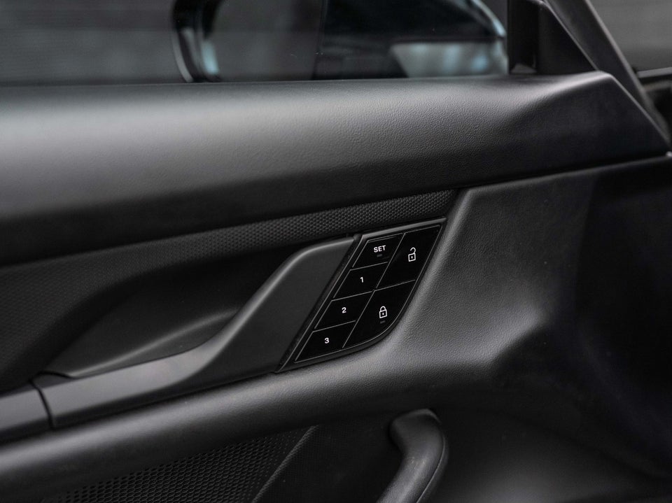 Porsche Taycan Performance+ 4d