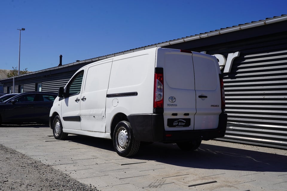 Toyota ProAce 2,0 D 128 T2 L2H1 5d