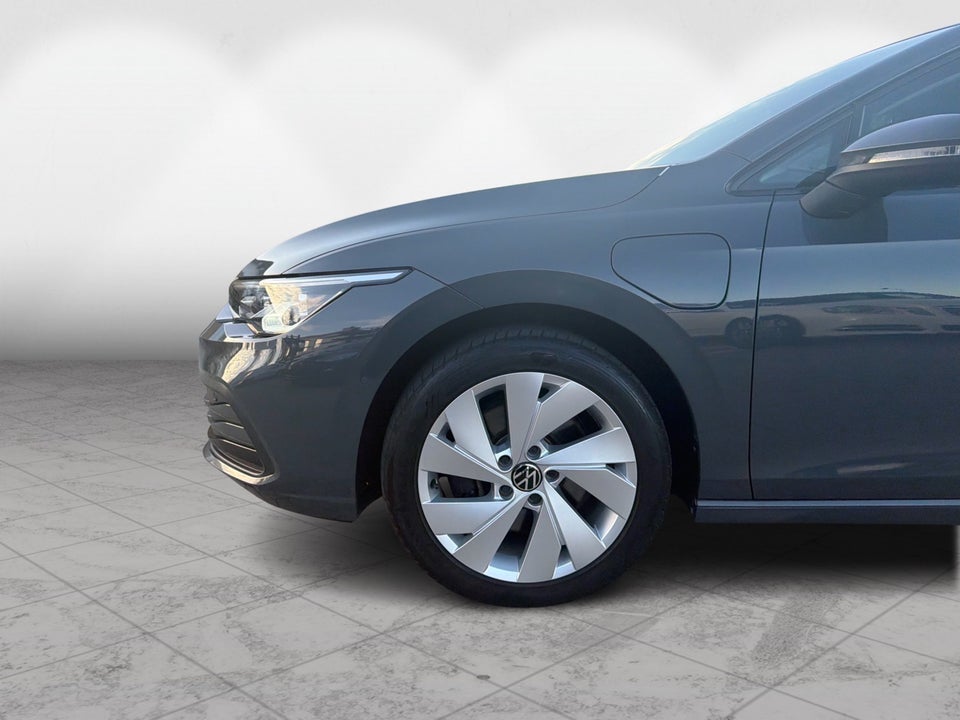 VW Golf VIII 1,4 eHybrid DSG 5d