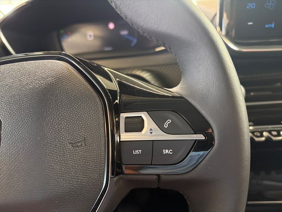 Peugeot 208 1,2 PureTech 100 Allure+ 5d