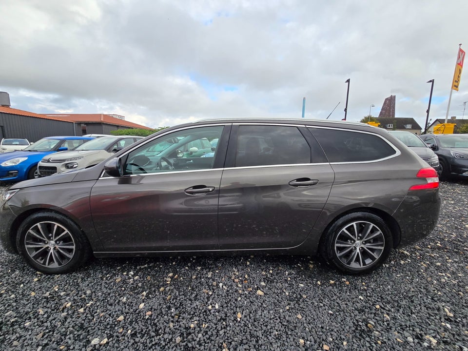 Peugeot 308 1,6 BlueHDi 120 Style SW 5d