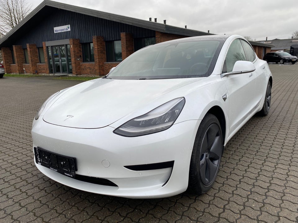 Tesla Model 3 Standard Range+ RWD 4d