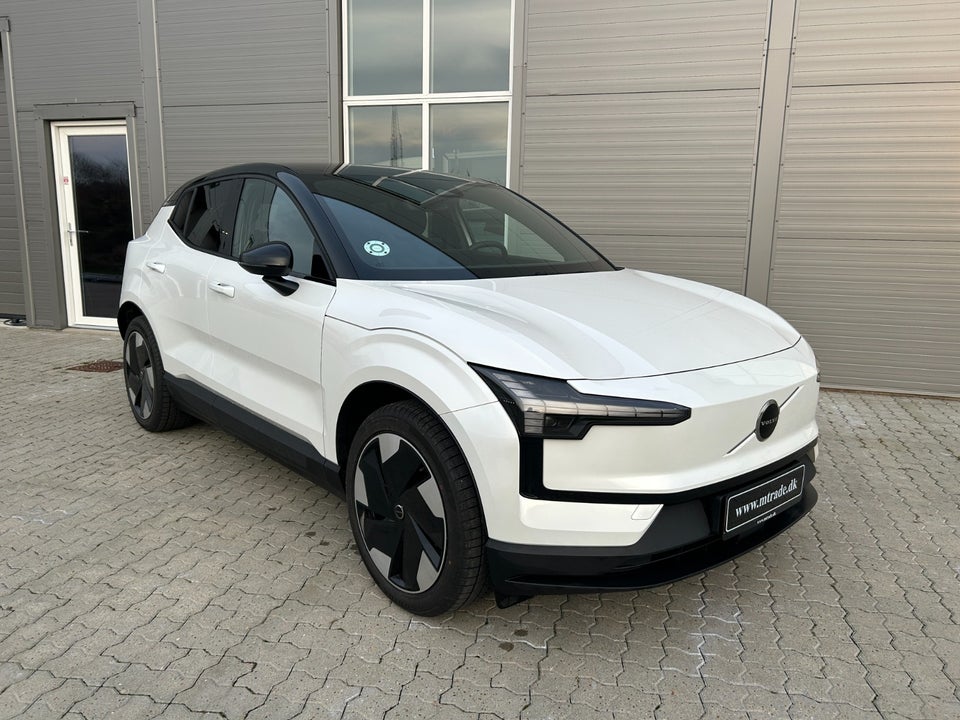 Volvo EX30 Extended Range Plus 5d