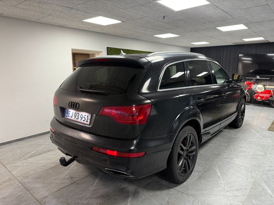 Audi Q7 3,0 TDi quattro Tiptr. 7prs 5d