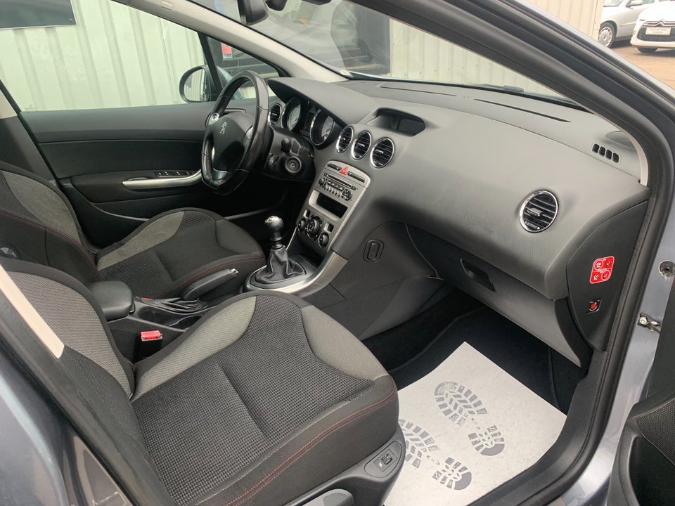 Peugeot 308 1,6 THP 156 Sportium SW 5d