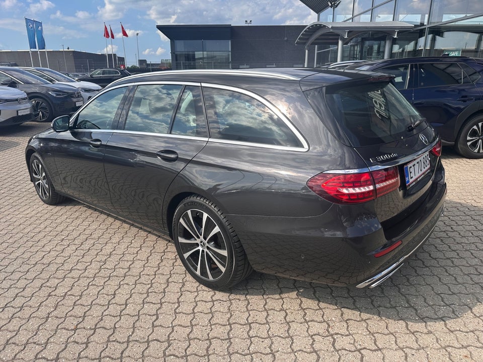 Mercedes E300 de 2,0 stc. aut. 5d
