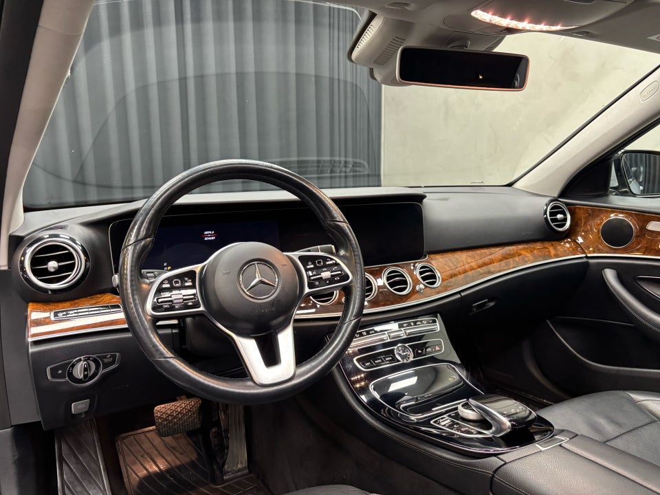 Mercedes E300 de 2,0 Advantage stc. aut. 5d