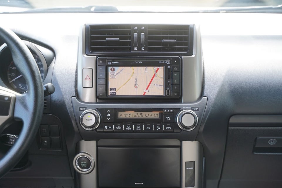 Toyota Land Cruiser 3,0 D-4D T3 aut. Van 5d