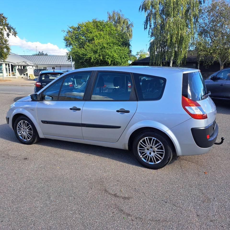 Renault Grand Scenic II 1,6 16V 7prs 5d