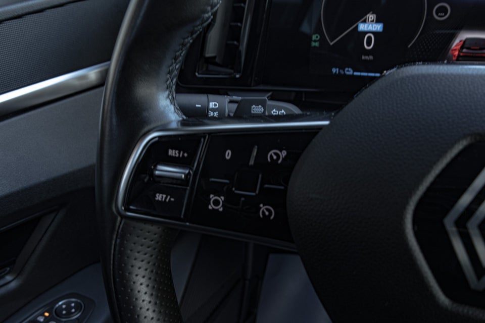 Renault Megane E-Tech 40 Equilibre 5d