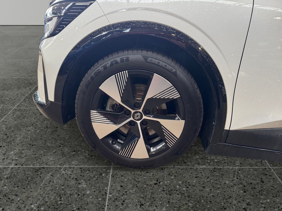 Renault Megane E-Tech 40 Equilibre 5d
