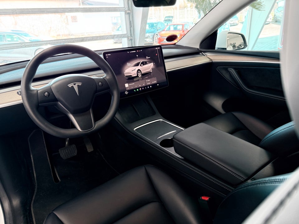 Tesla Model Y RWD 5d