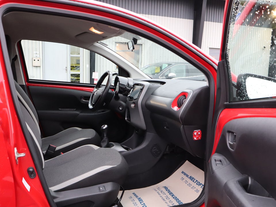 Toyota Aygo 1,0 VVT-i x-clusiv 5d