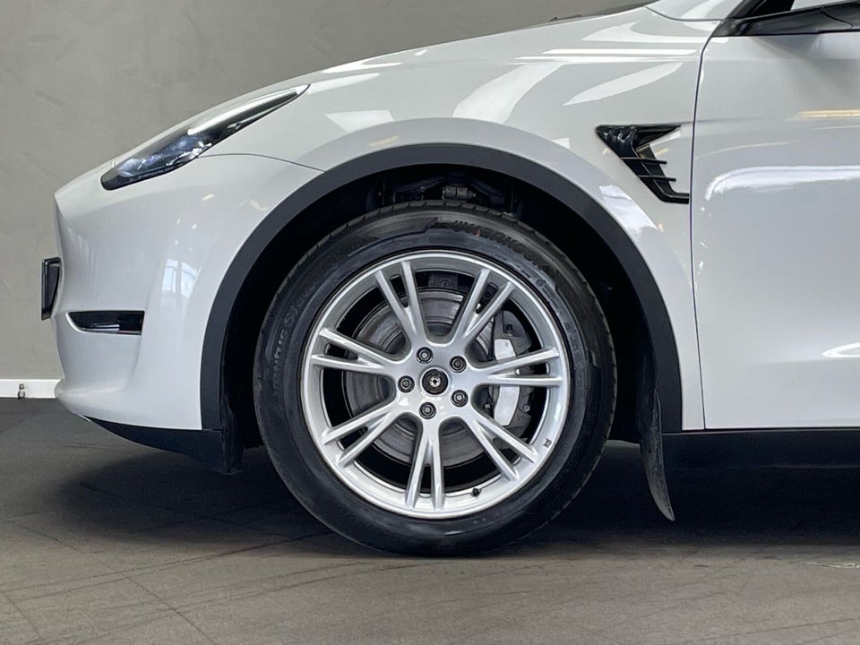 Tesla Model Y Long Range AWD 5d