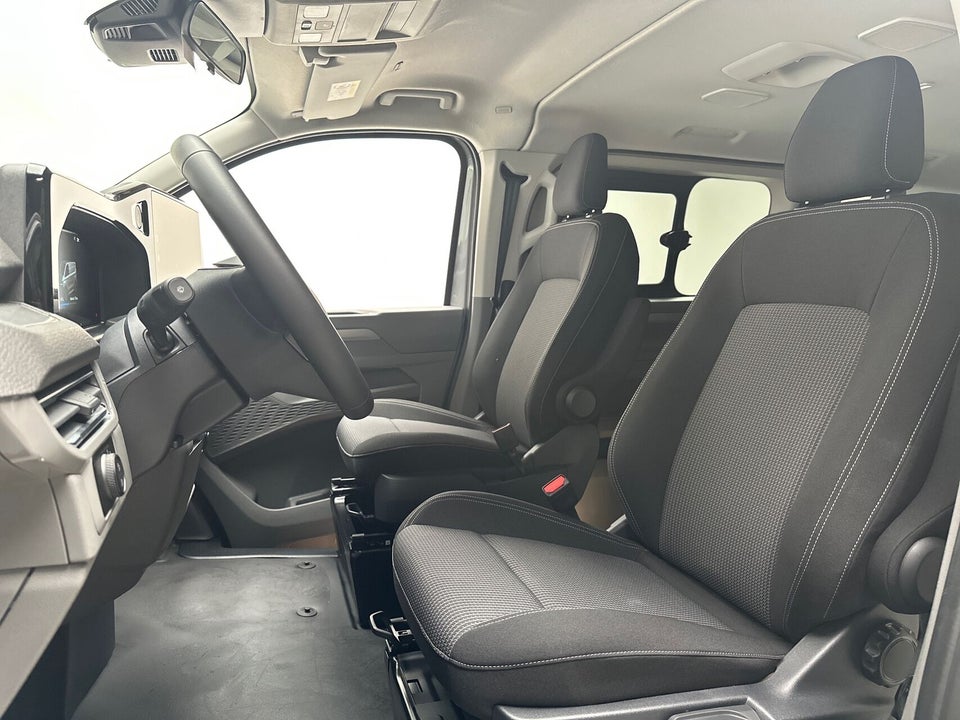 VW e-Caravelle 64 Style SWB