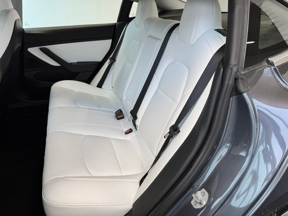 Tesla Model 3 Long Range AWD 4d