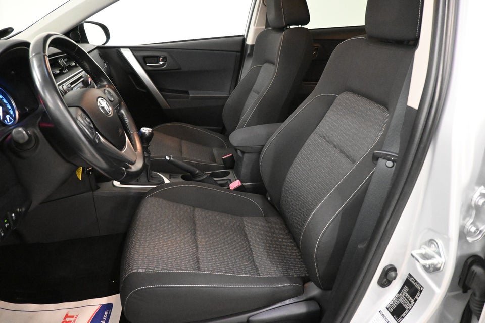 Toyota Auris 1,6 T2+ Touring Sports 5d