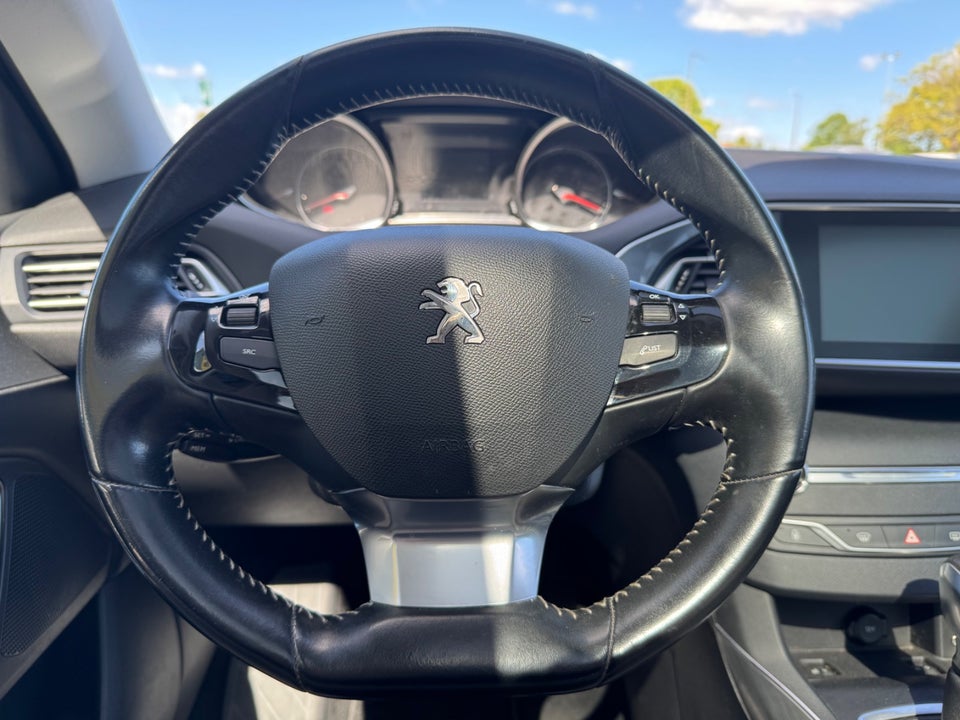 Peugeot 308 1,6 BlueHDi 120 Allure Sky SW EAT6 5d