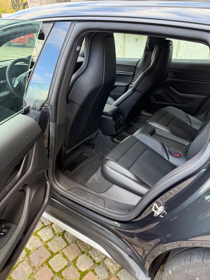 Porsche Taycan 4 Performance+ Cross Turismo 5d