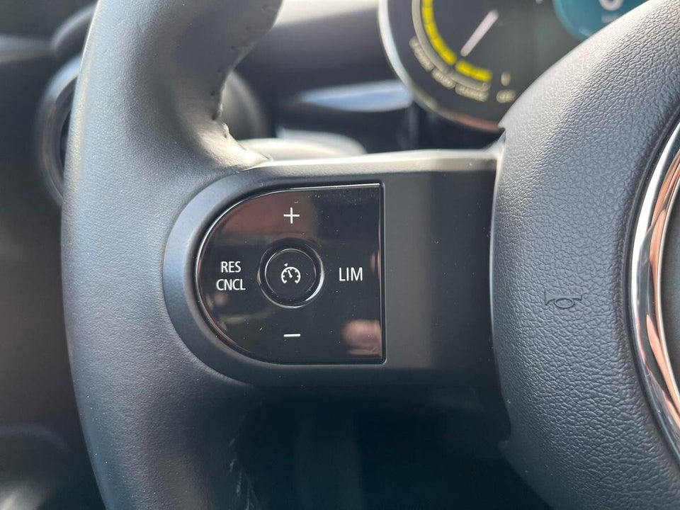 MINI Cooper SE Camden Edition 3d