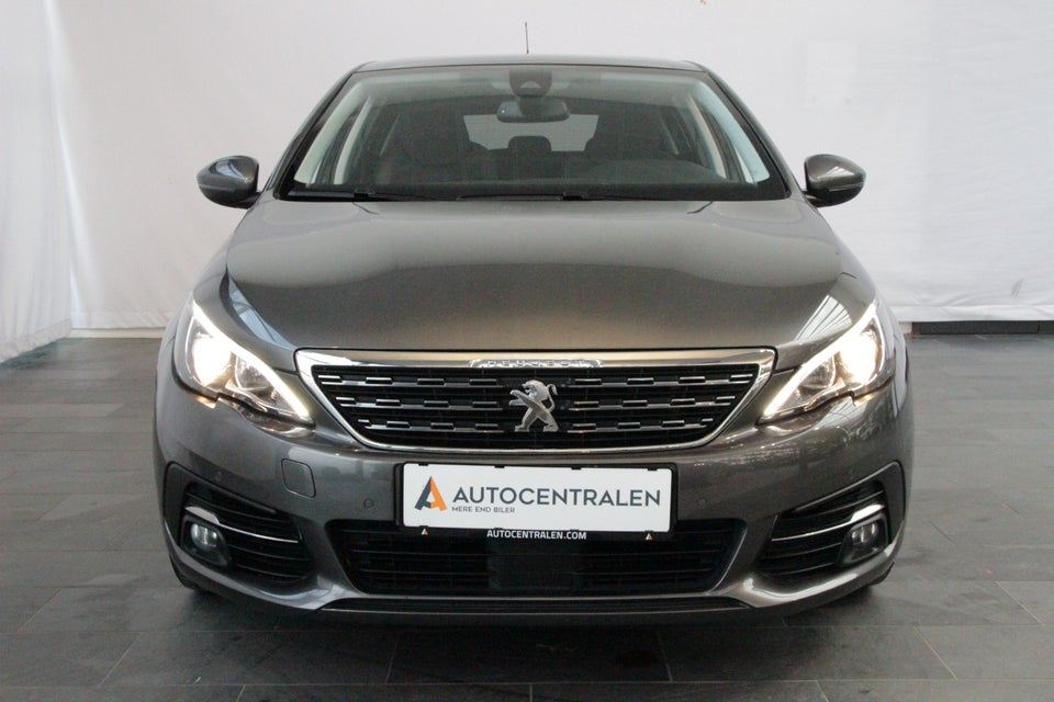 Peugeot 308 1,2 e-THP 130 Allure+ 5d