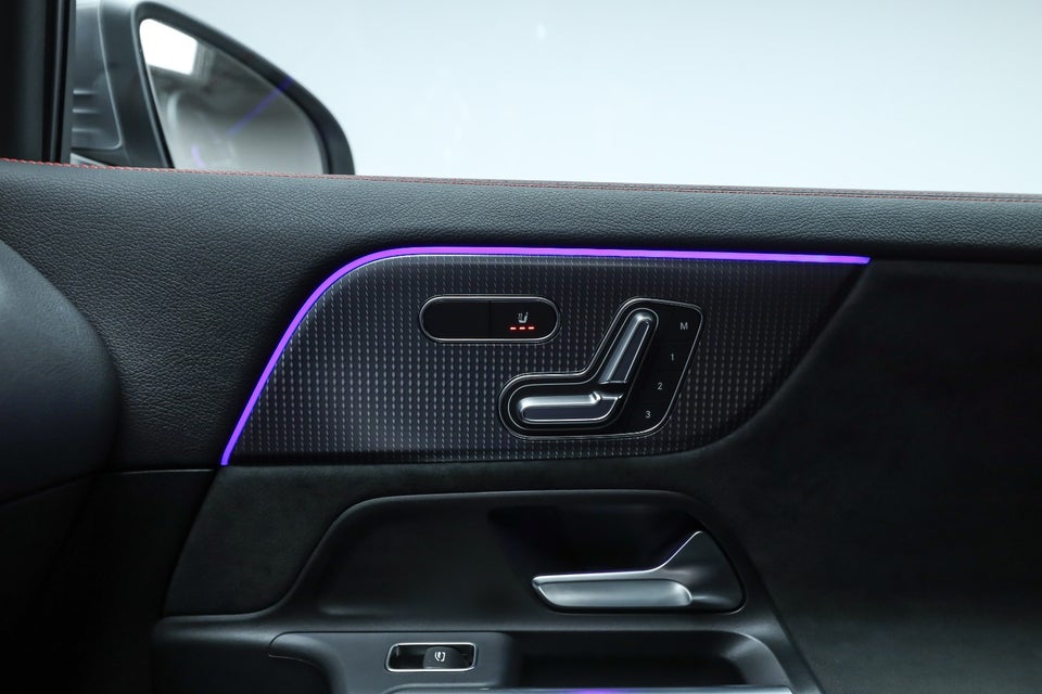 Mercedes EQA300 AMG Line 4Matic 5d