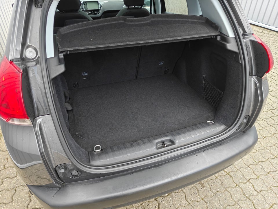 Peugeot 2008 1,2 VTi 82 Active Sky 5d