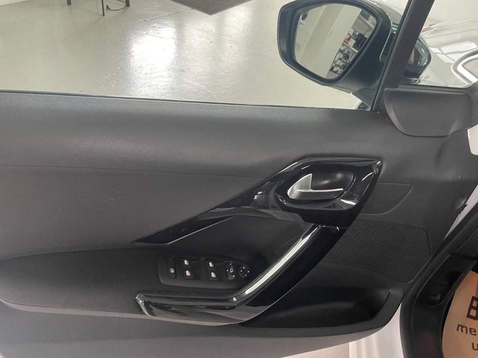 Peugeot 208 1,2 PureTech 82 Allure+ 5d