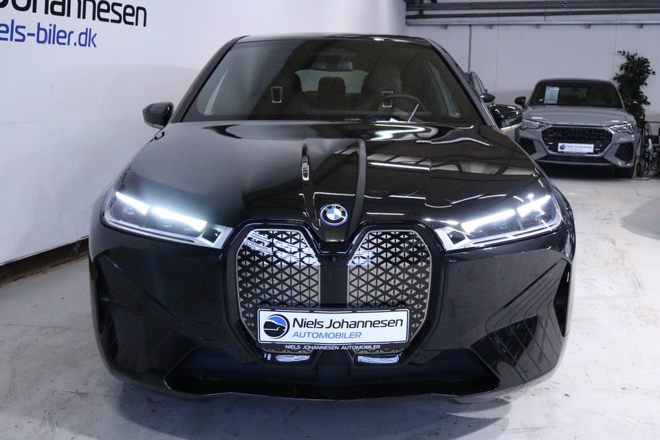 BMW iX xDrive40 Fully Charged Sport 5d