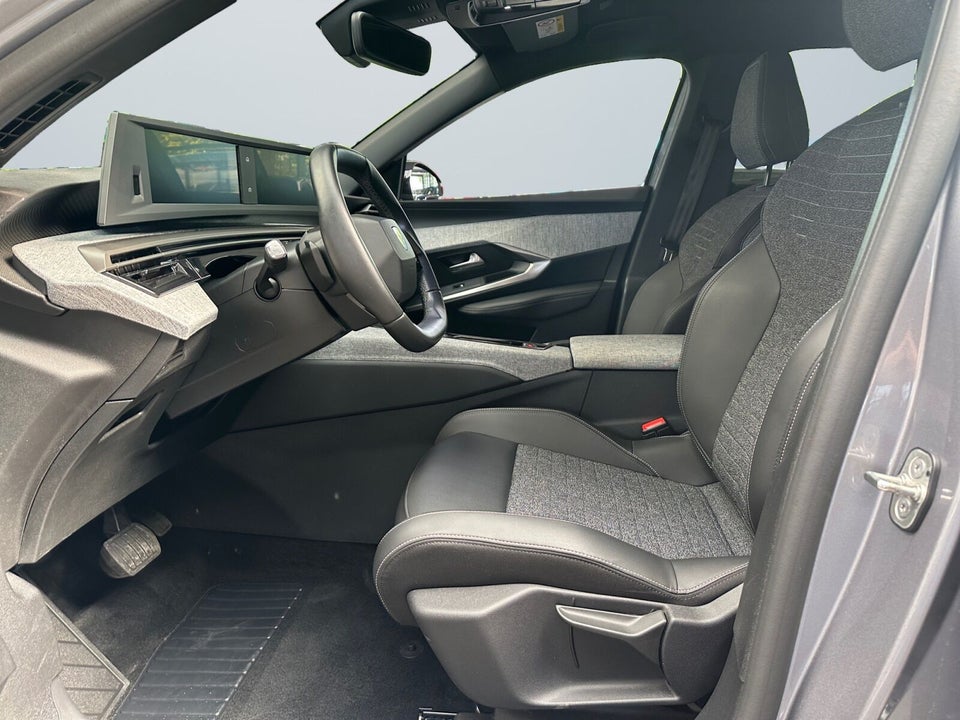 Peugeot e-5008 77 Allure Pack 7prs 5d