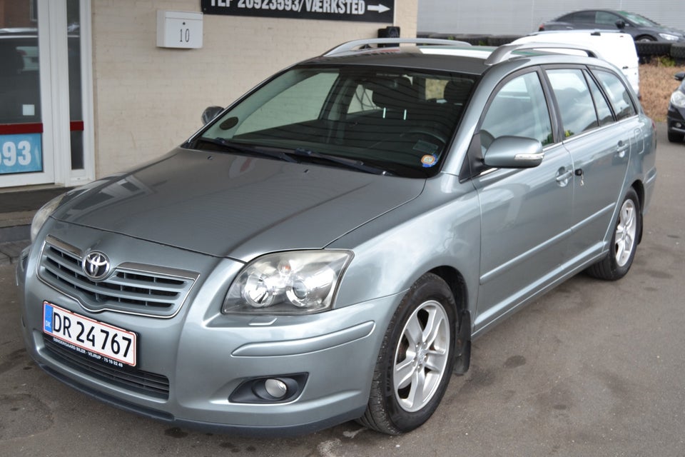 Toyota Avensis 2,0 VVT-i Executive stc. 5d