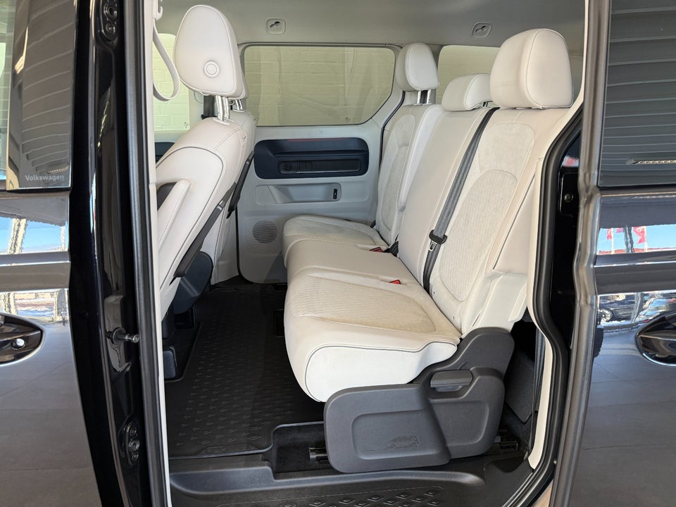 VW ID.Buzz 77 Pro SWB 5d