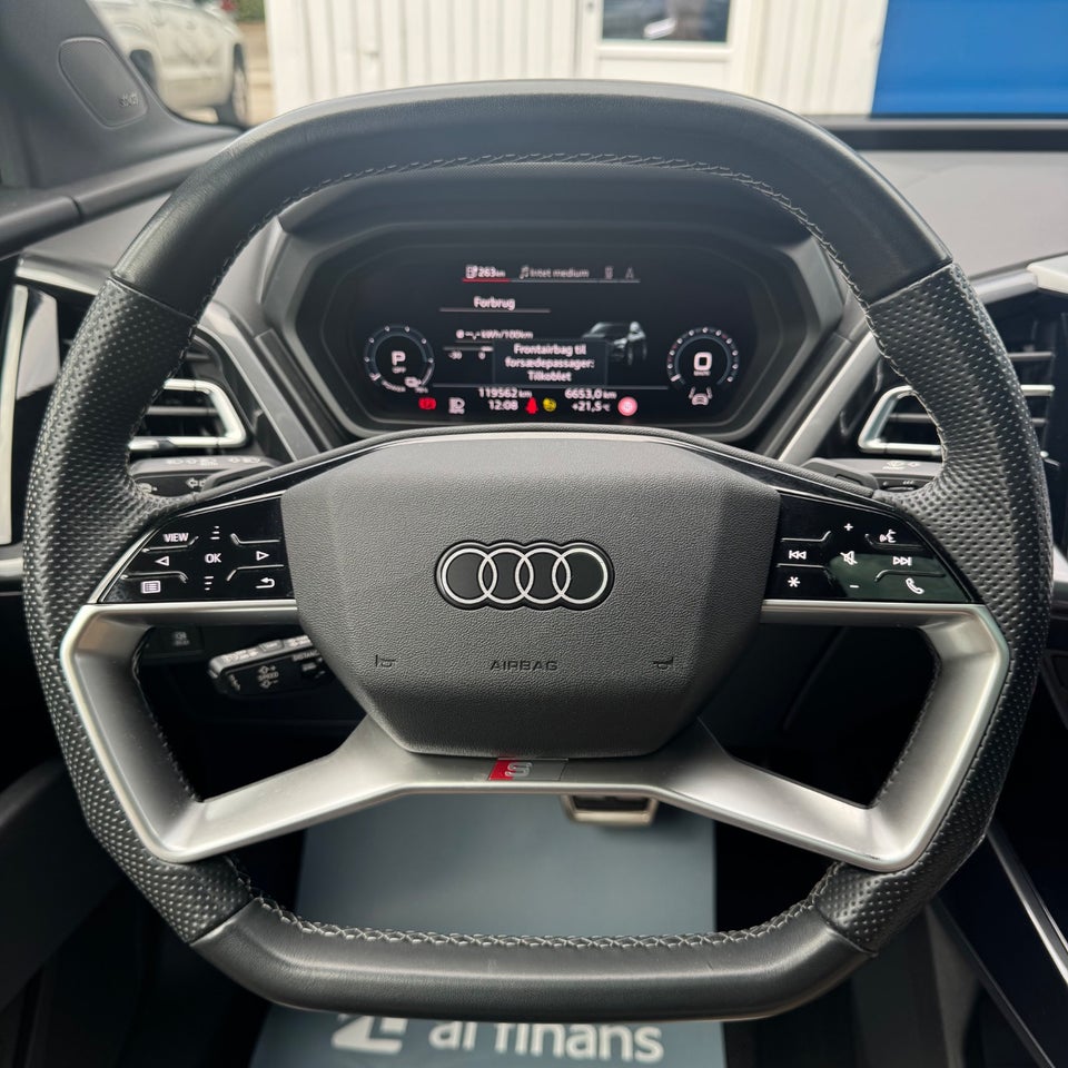 Audi Q4 e-tron 50 S-line quattro 5d