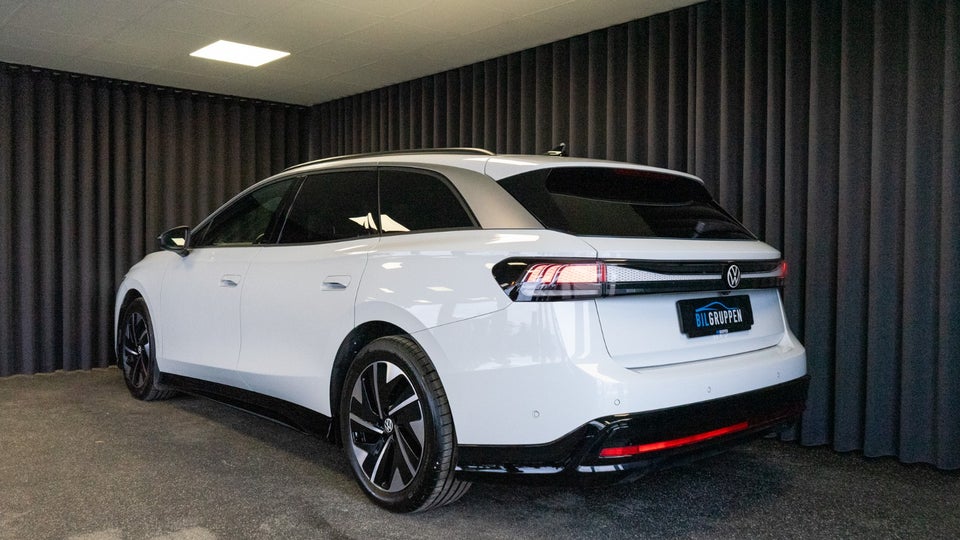 VW ID.7 77 Pro Tourer 5d