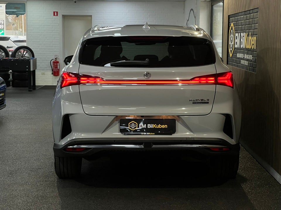 MG Marvel R Luxury 5d