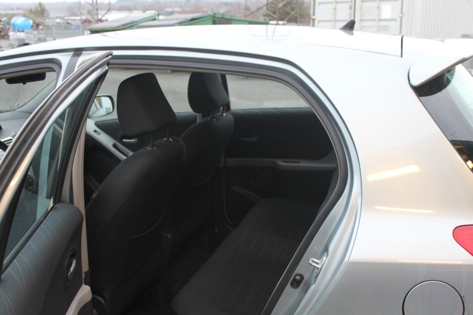 Toyota Yaris 1,3 Luna Sport 5d