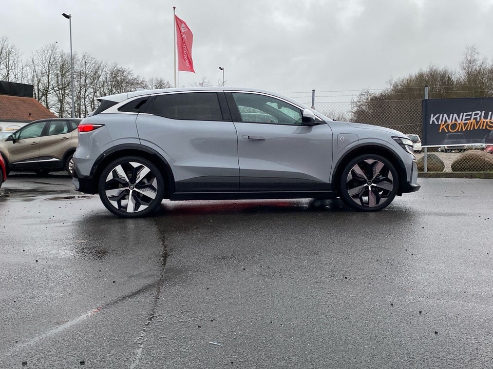 Renault Megane E-Tech 40 Techno 5d