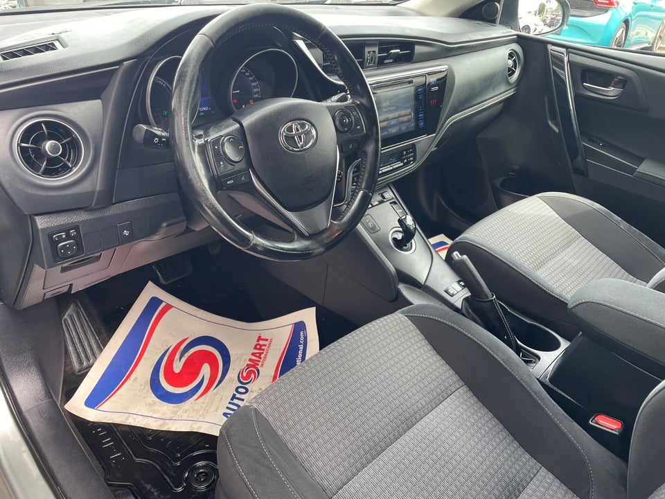 Toyota Auris 1,8 Hybrid H2 Style Touring Sports CVT 5d