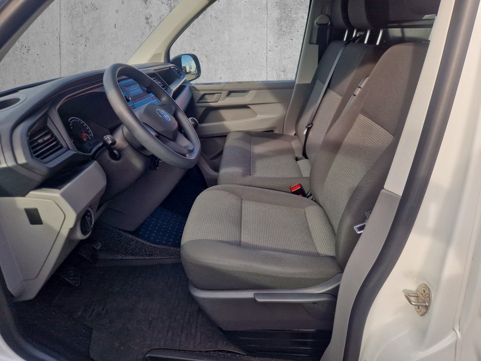 VW Transporter 2,0 TDi 110 Kassevogn lang