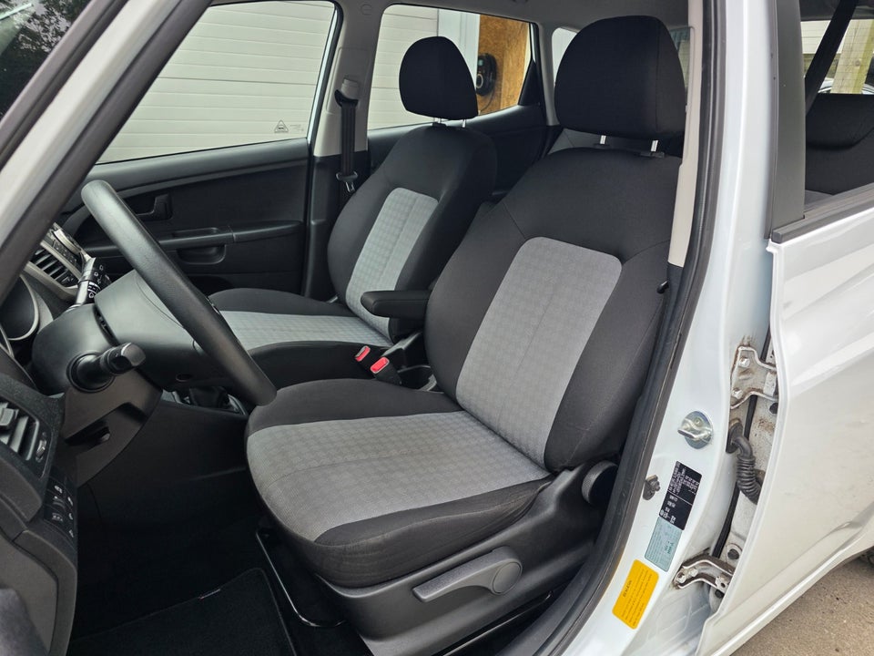 Kia Venga 1,6 CVVT Attraction 5d