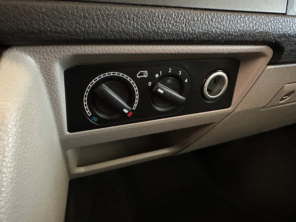 VW Transporter 2,0 TDi 150 Kassevogn DSG kort