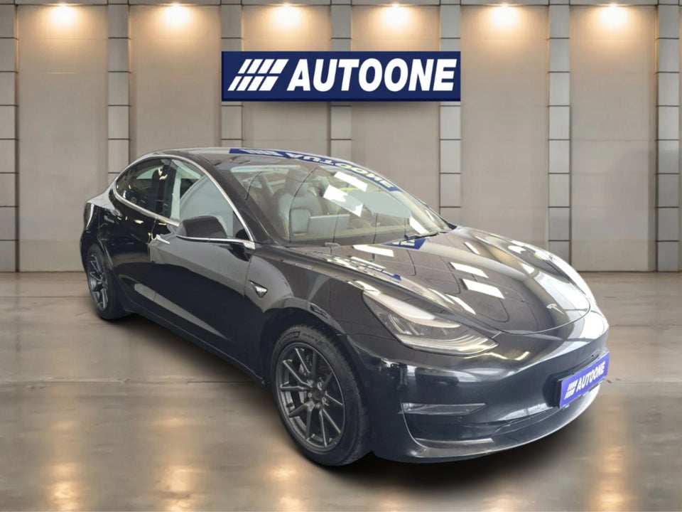 Tesla Model 3 Standard Range+ RWD 4d