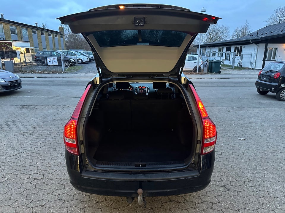 Kia Ceed 1,6 CVVT Exclusive Fashion SW 5d