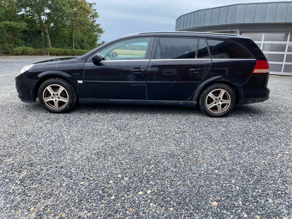 Opel Vectra 1,8 16V 125 Elegance stc. 5d