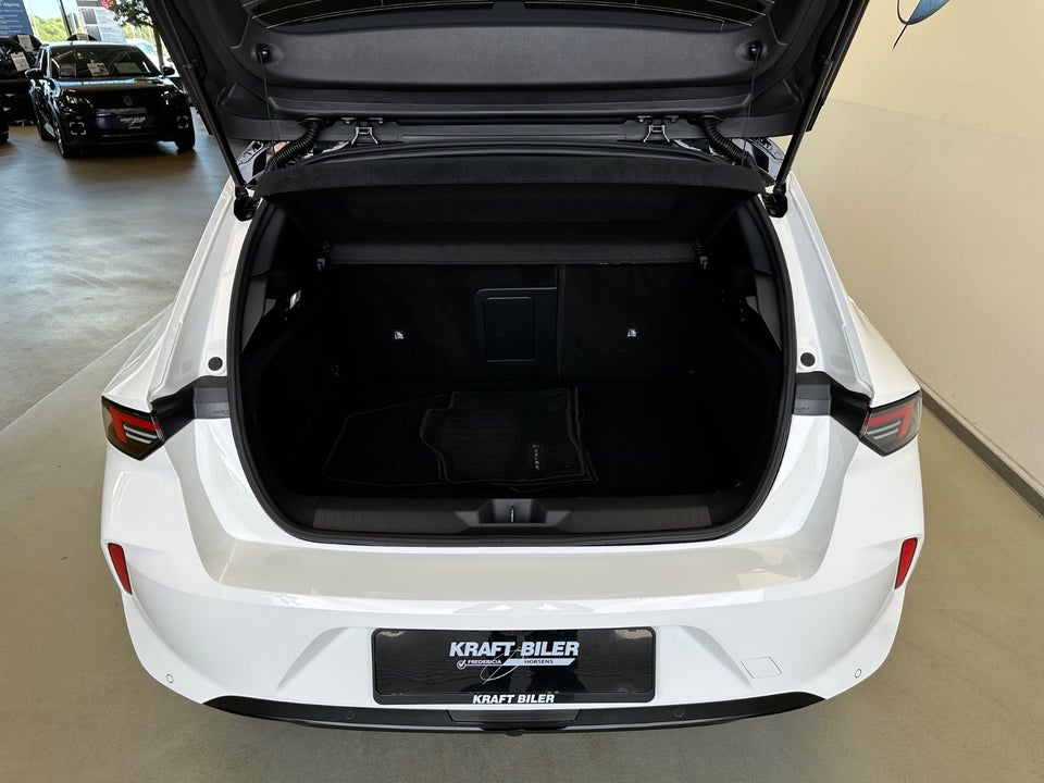 Opel Astra-e 54 Ultimate 5d