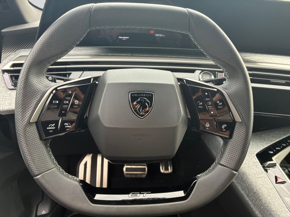 Peugeot e-3008 77 GT 5d
