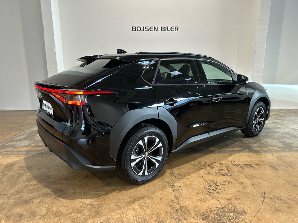 Toyota bZ4X Executive 5d